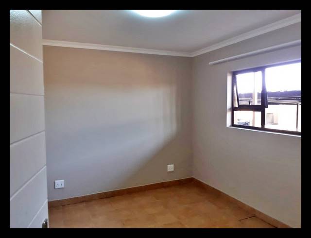 1 BEDROOM APARTMENT TO LET IN DOUGLAS VALLEY